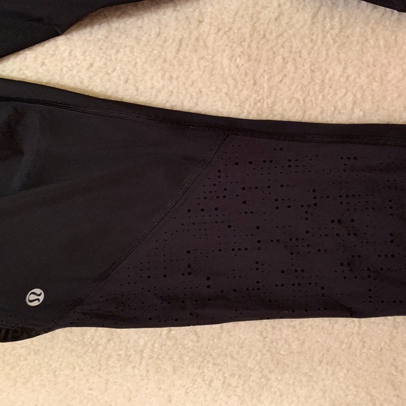 Black Cropped lulu lemon leggings size 10 - Picture 3 of 3